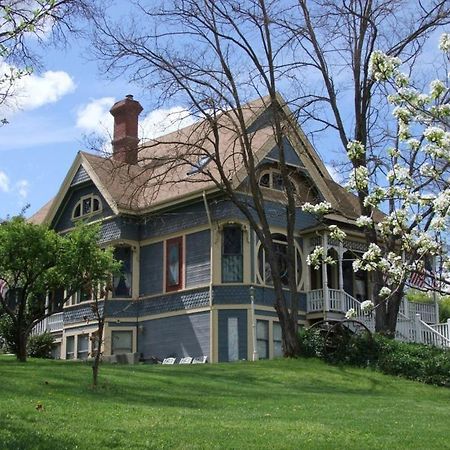 샌안드레아스 로빈스 네스트 베드 앤 브렉퍼스트 B&B 외부 사진