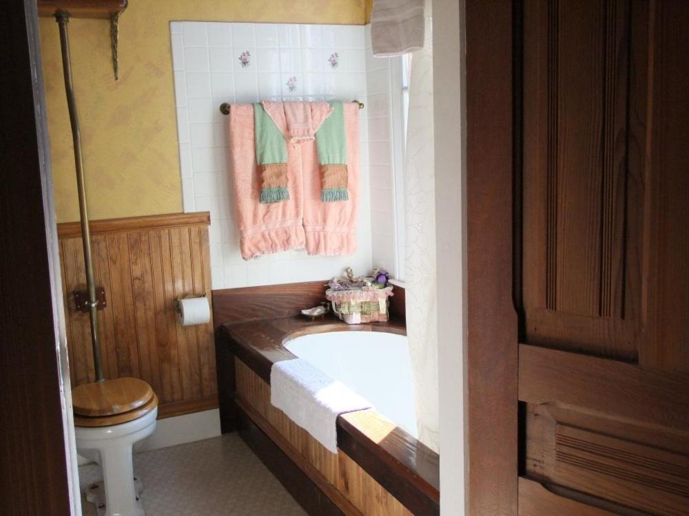 샌안드레아스 로빈스 네스트 베드 앤 브렉퍼스트 B&B 객실 사진