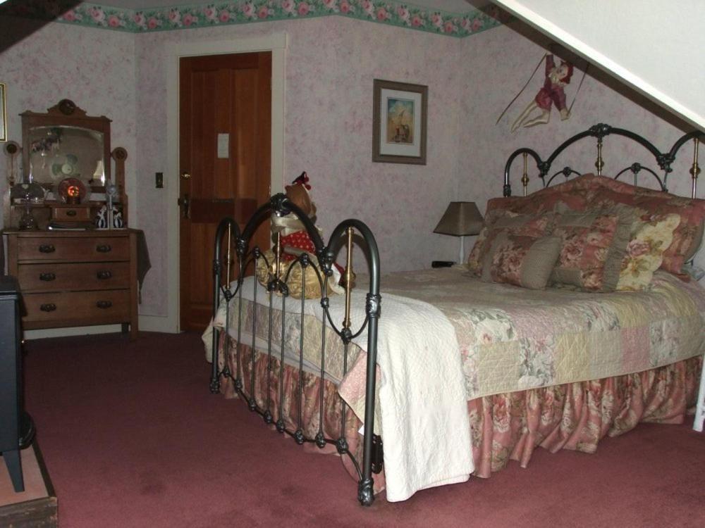 샌안드레아스 로빈스 네스트 베드 앤 브렉퍼스트 B&B 객실 사진